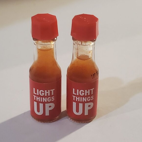 Tabasco Pepper Sauce Mini Bottles Original 3.7ml - Set of 2 - Picture 2 of 4